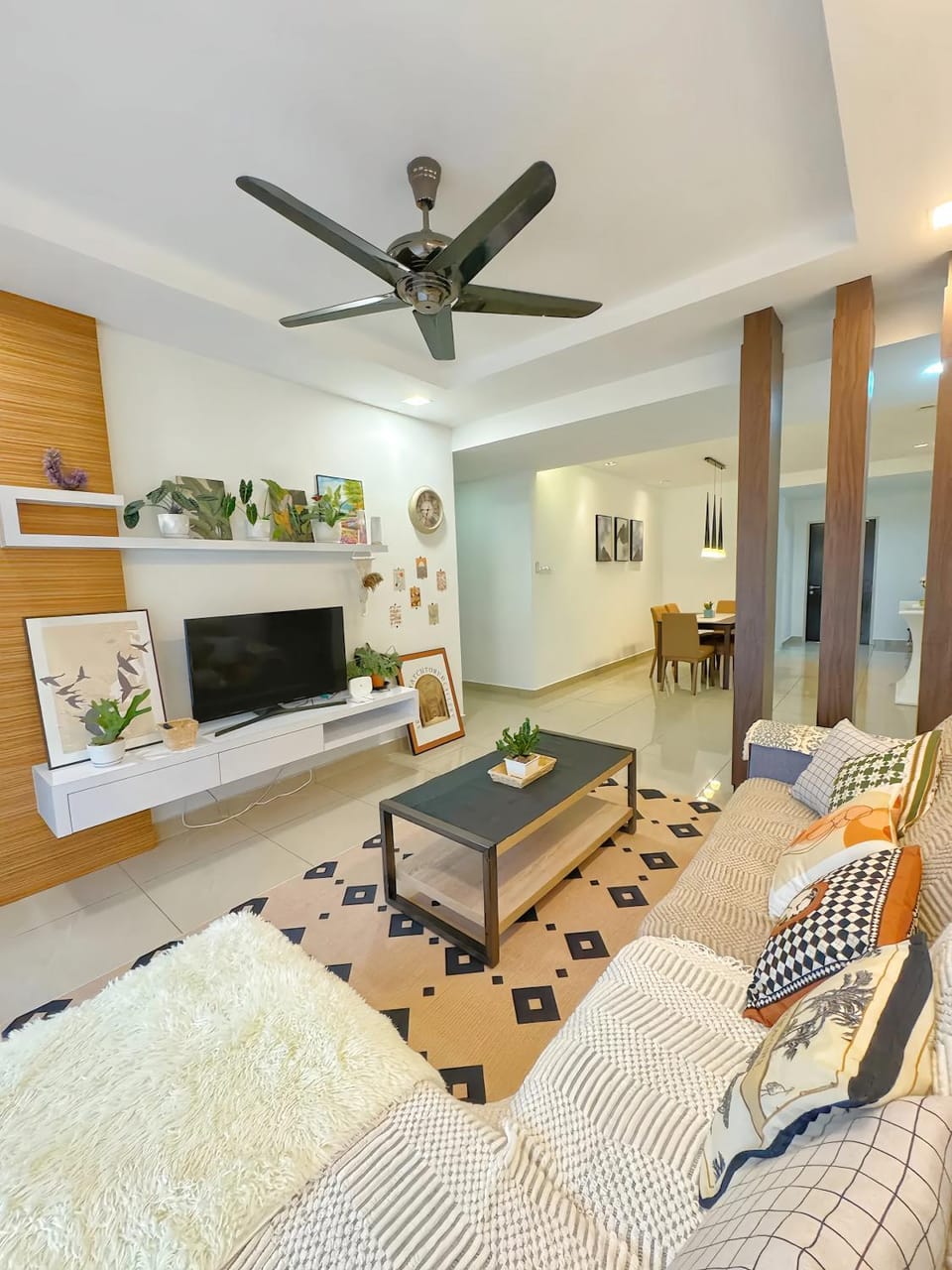 TV and multimedia, Living room, Seating area