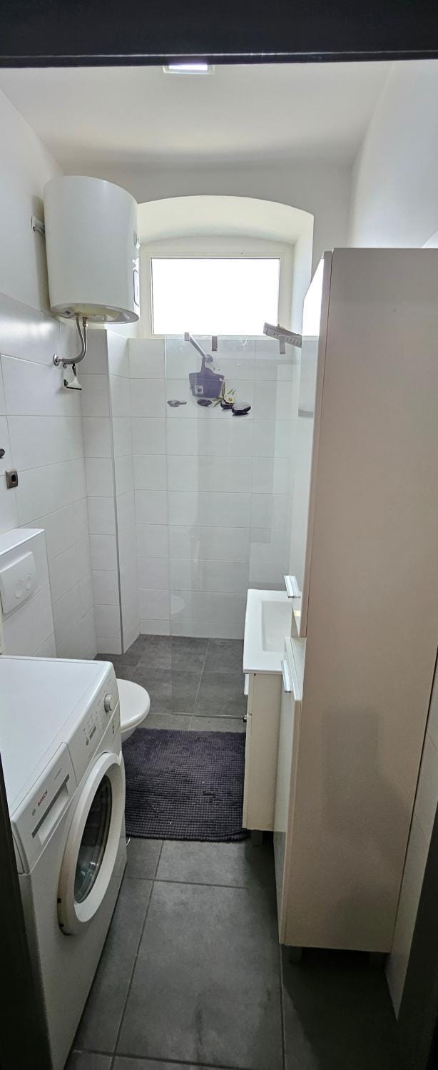 Shower, Toilet, Bathroom, washing machine