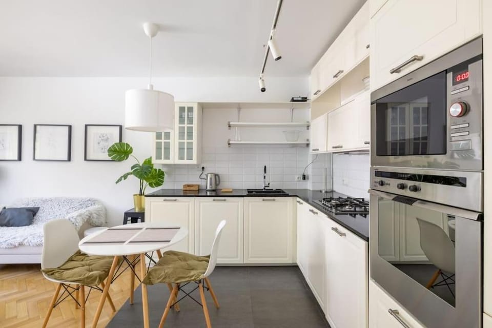 Kitchen or kitchenette, Living room, Seating area, Dining area, dishwasher, minibar, oven, stove