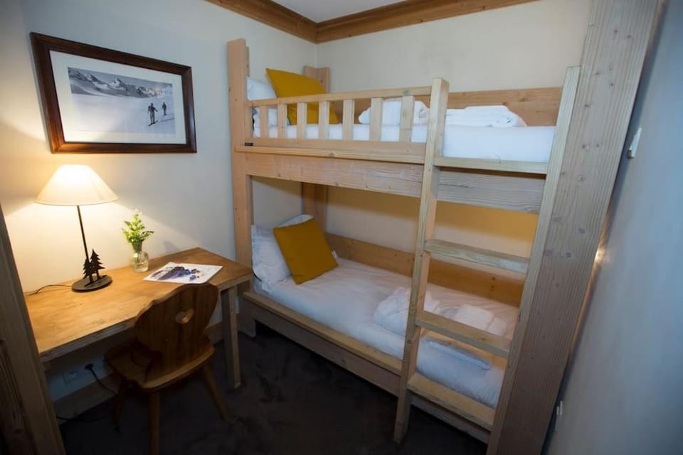 L'Aquila 23 - 2 bedroom apartment on the piste Apartment in Val dIsere