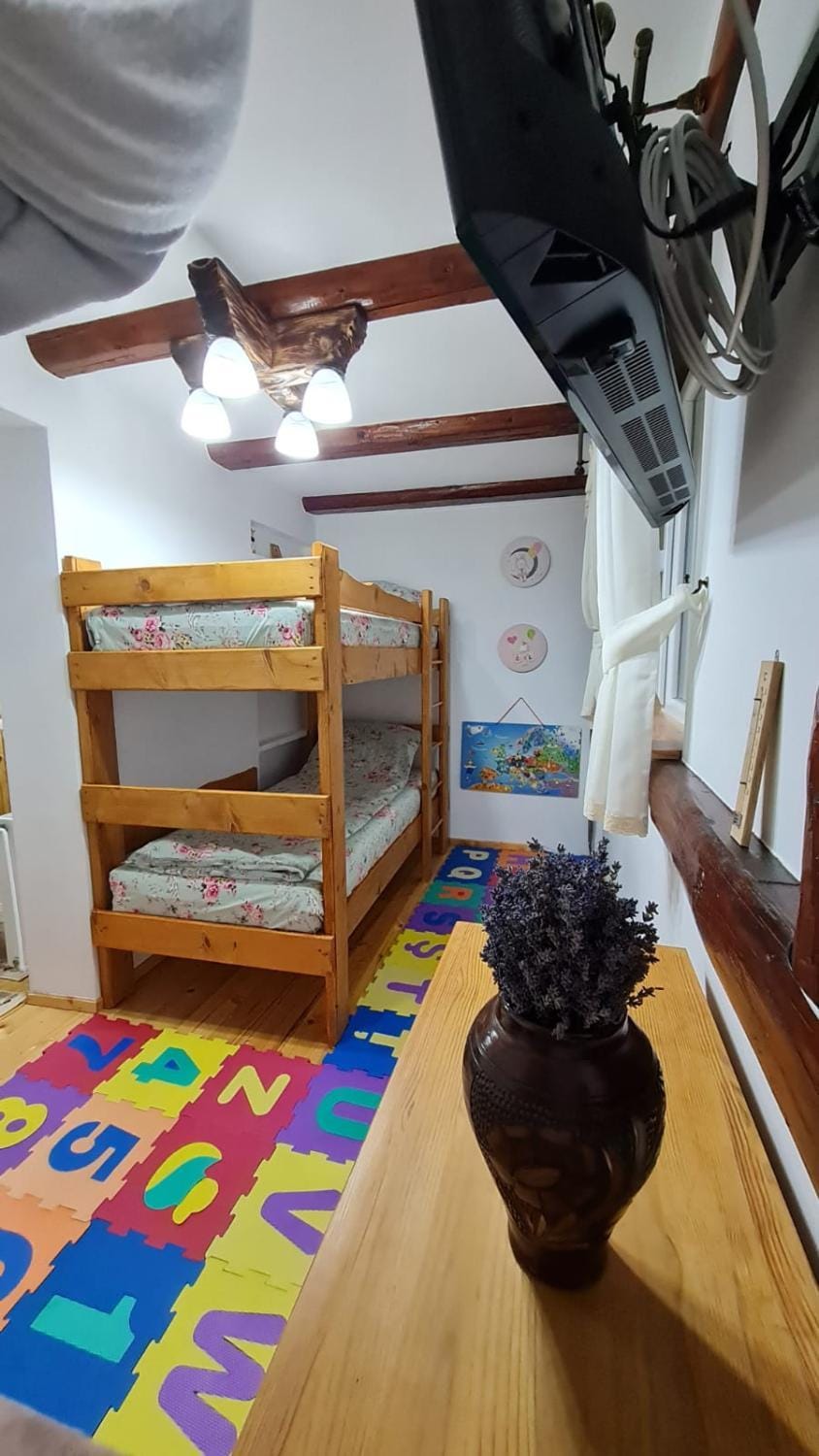 Photo of the whole room, bunk bed