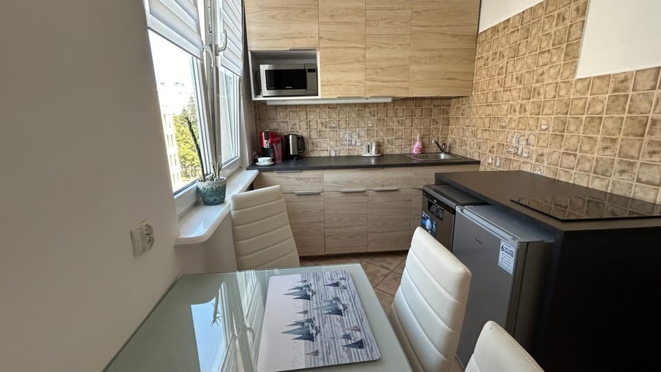 Coffee/tea facilities, dishwasher, stove