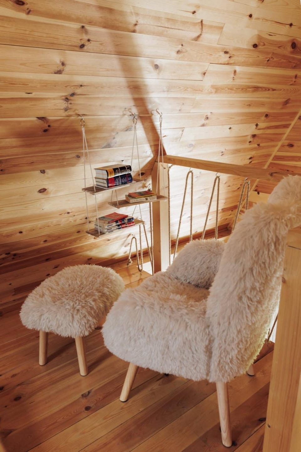 Library, Seating area