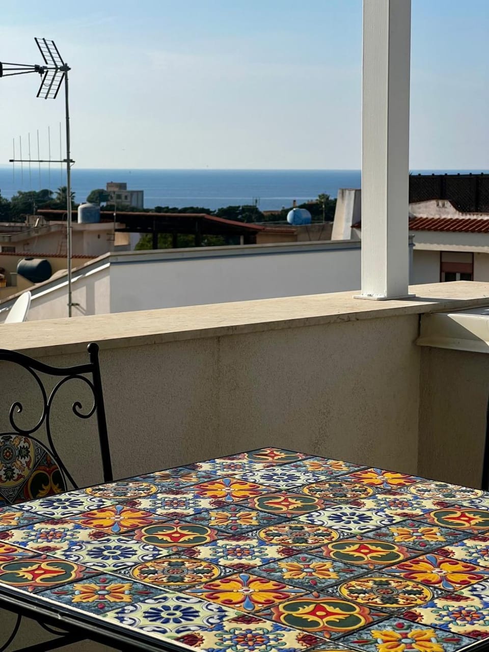 Property building, Day, View (from property/room), Balcony/Terrace, Seating area, Dining area, Sea view