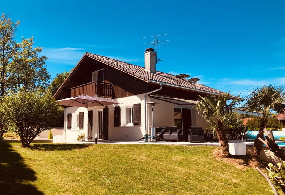 Property building, Garden, Garden view