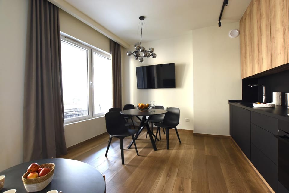 Kitchen or kitchenette, Living room, Dining area