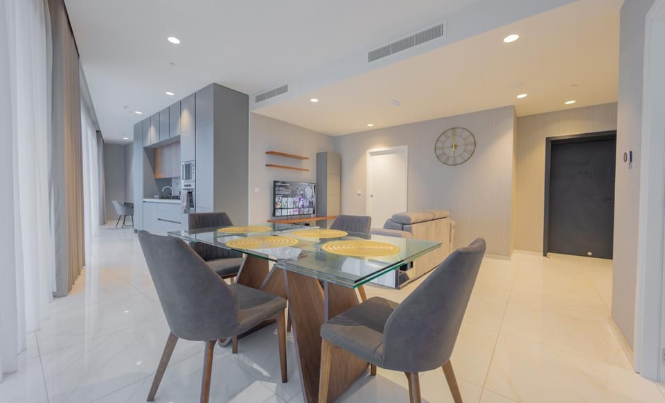 Kitchen or kitchenette, Living room, Dining area