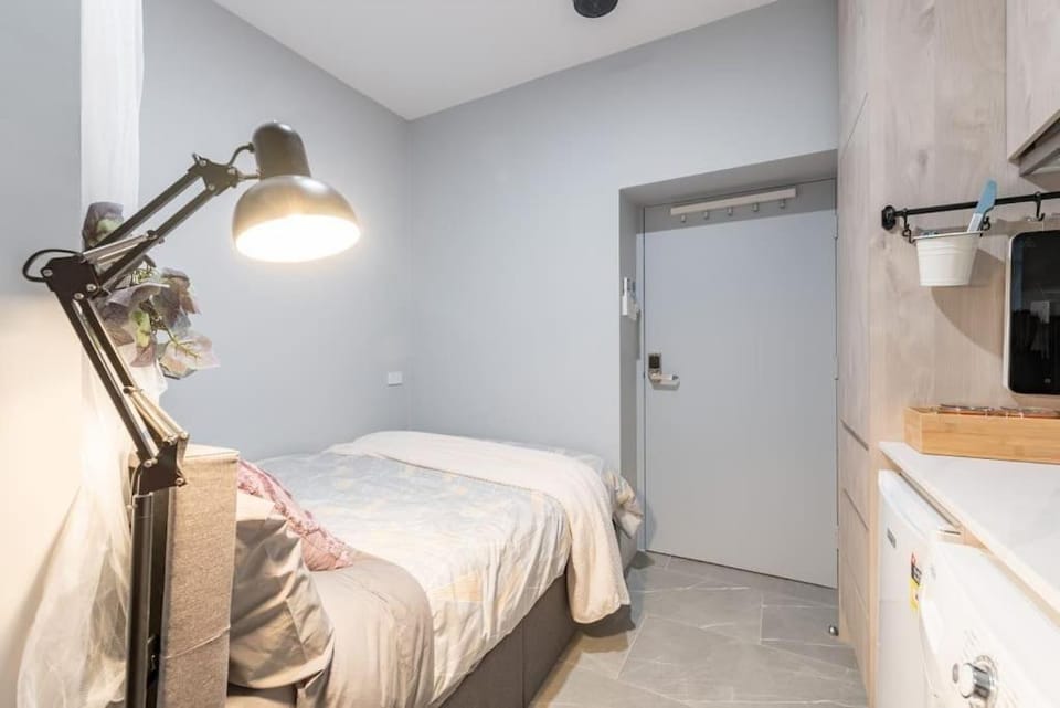 Prime Double Studio Room - AC - Next to Central Bed and Breakfast in Surry Hills