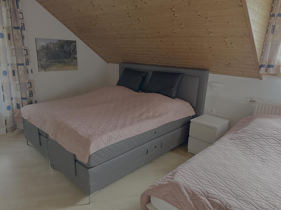Bed, Photo of the whole room