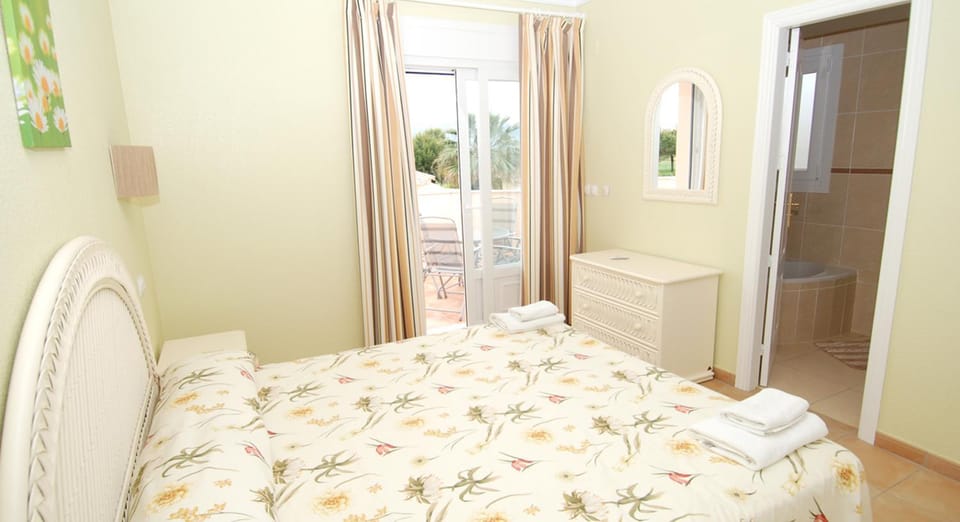 Villa Gaudi con piscina Villa in Safor