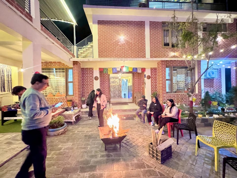 Property building, Restaurant/places to eat, Living room, fireplace