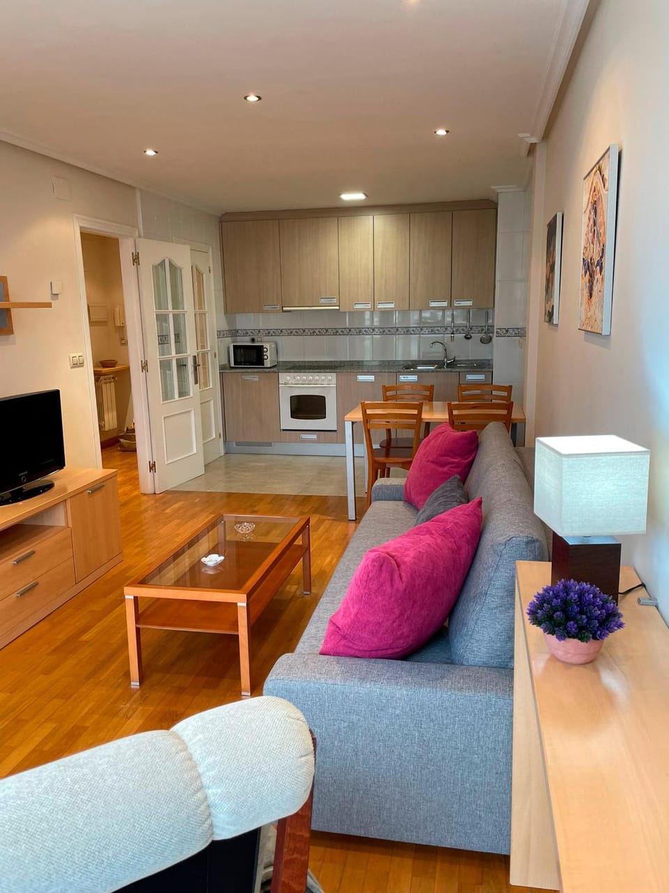 Kitchen or kitchenette, Seating area