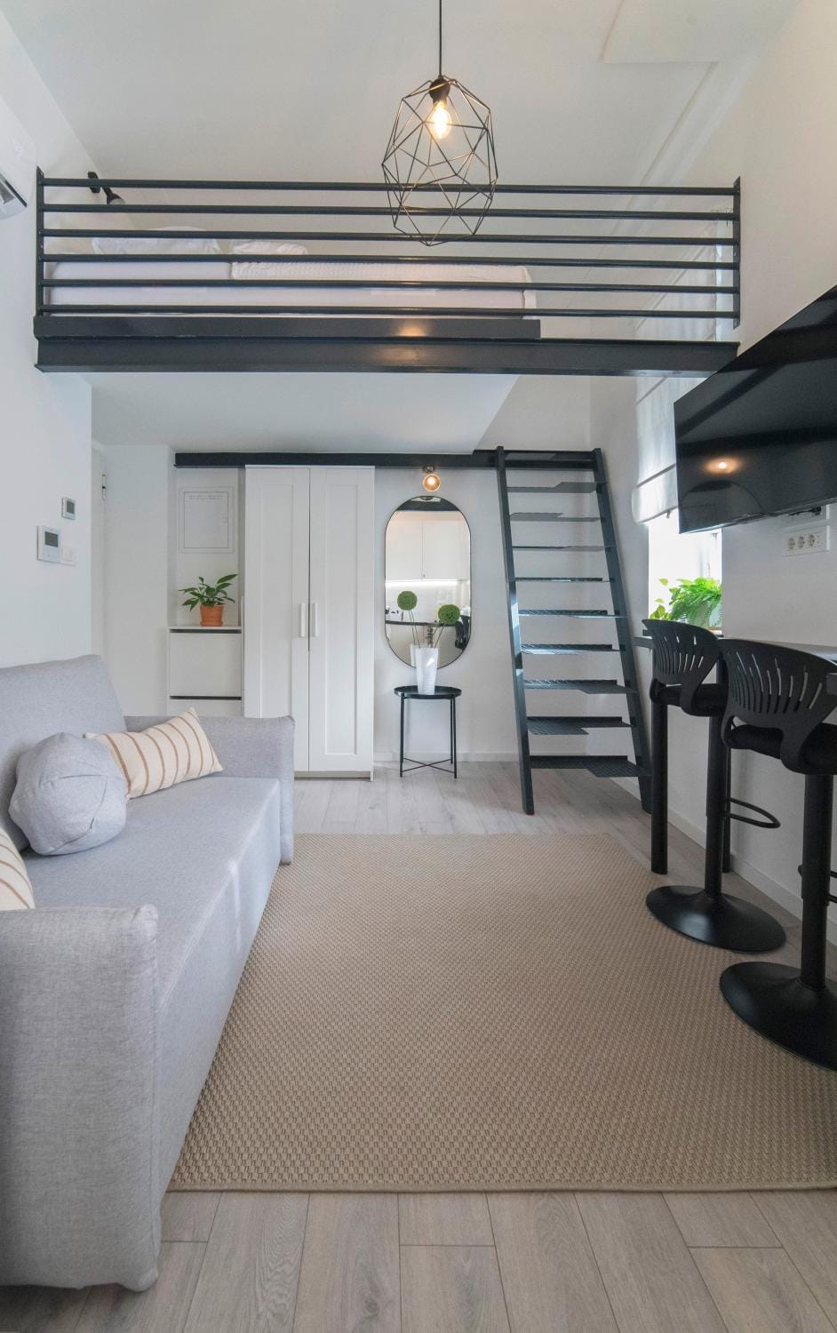 Kitchen or kitchenette, Seating area