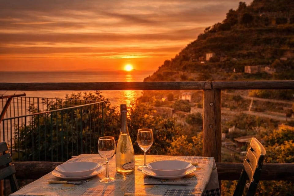 Cinque Terre, Sea View Home Apartment in Manarola