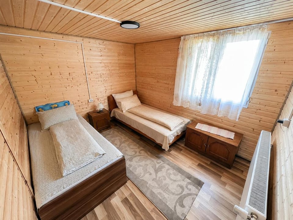 Bed, Photo of the whole room, Bedroom, internet