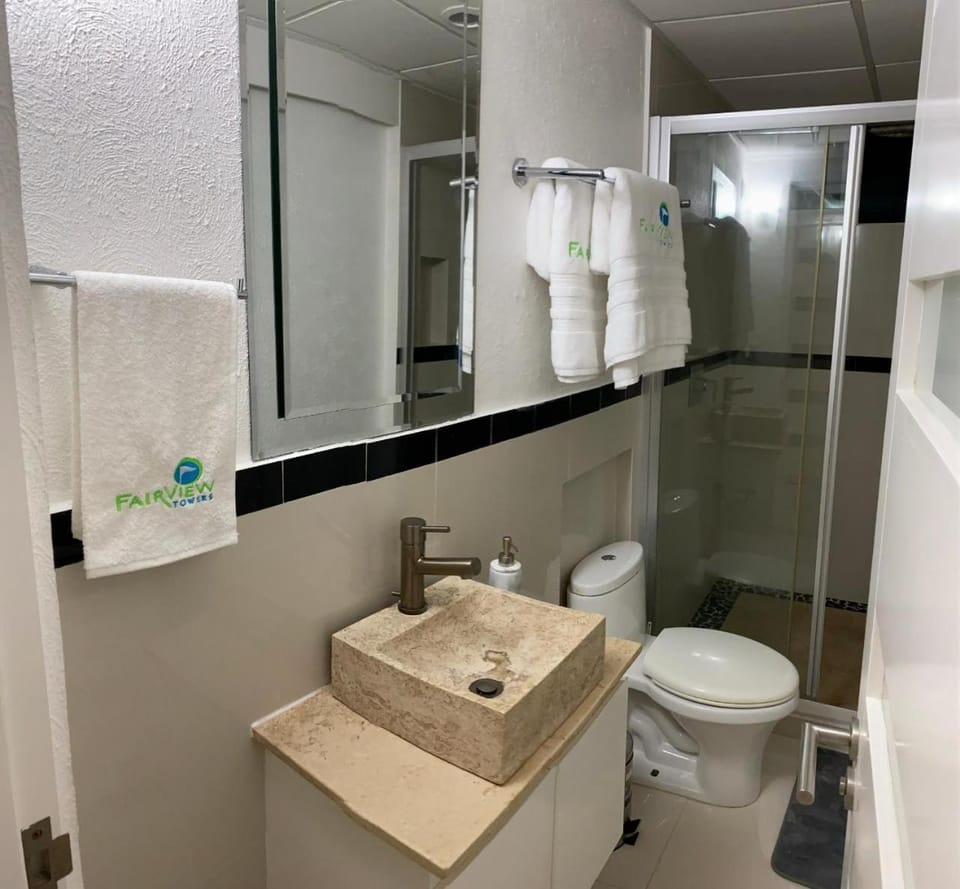 BLISSFUL ACATOWN BEACH PENTHOuSE Apartment in Acapulco