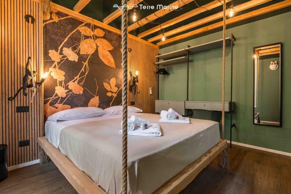 City Jungle, Terre Marine Bed and Breakfast in La Spezia