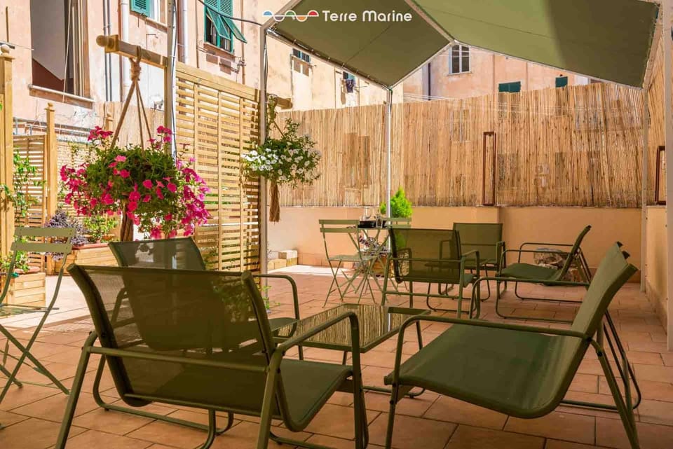 City Jungle, Terre Marine Bed and Breakfast in La Spezia