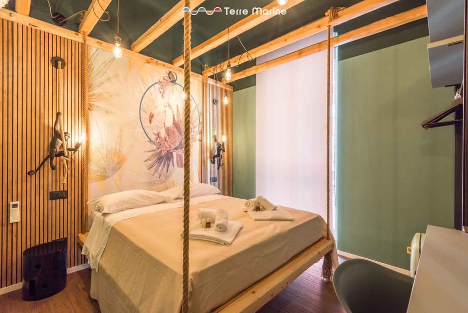 City Jungle, Terre Marine Bed and Breakfast in La Spezia