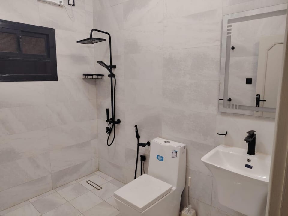 Shower, Toilet, Bathroom, Bath