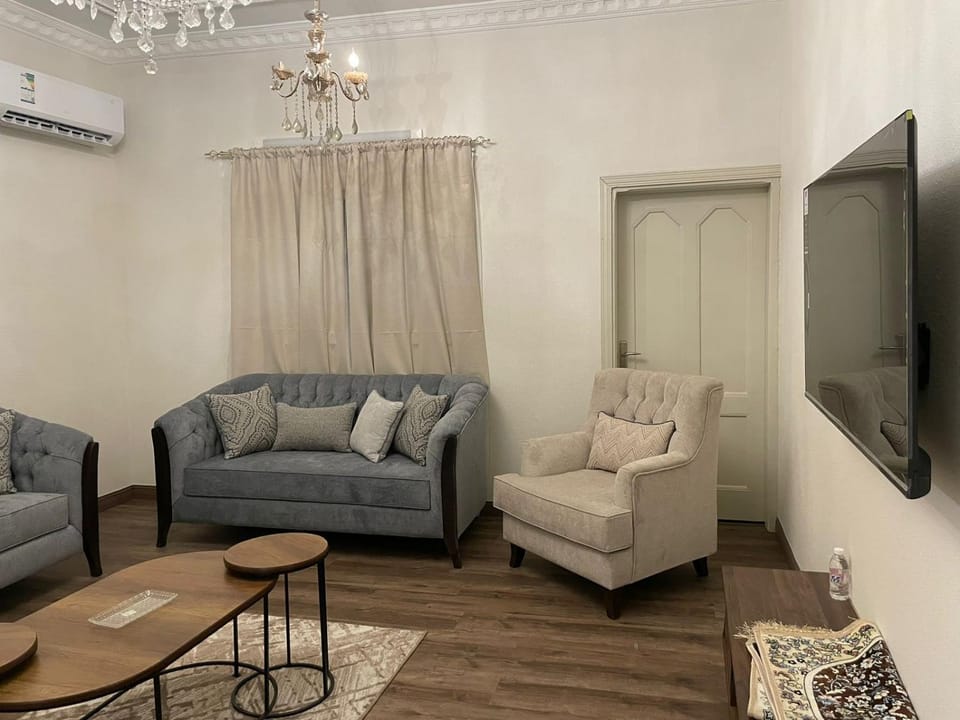 TV and multimedia, Living room, Seating area, air conditioner