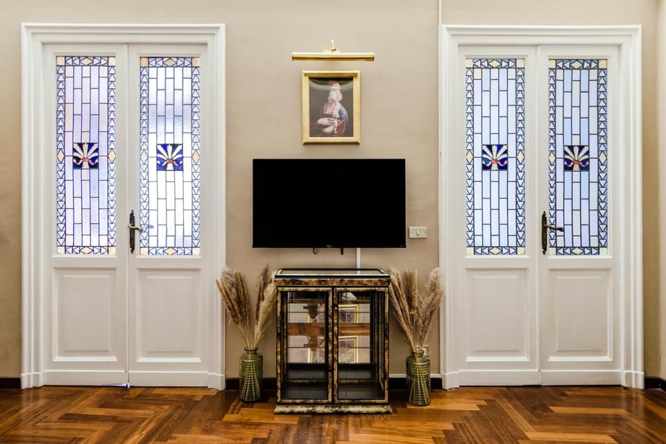 Communal lounge/ TV room