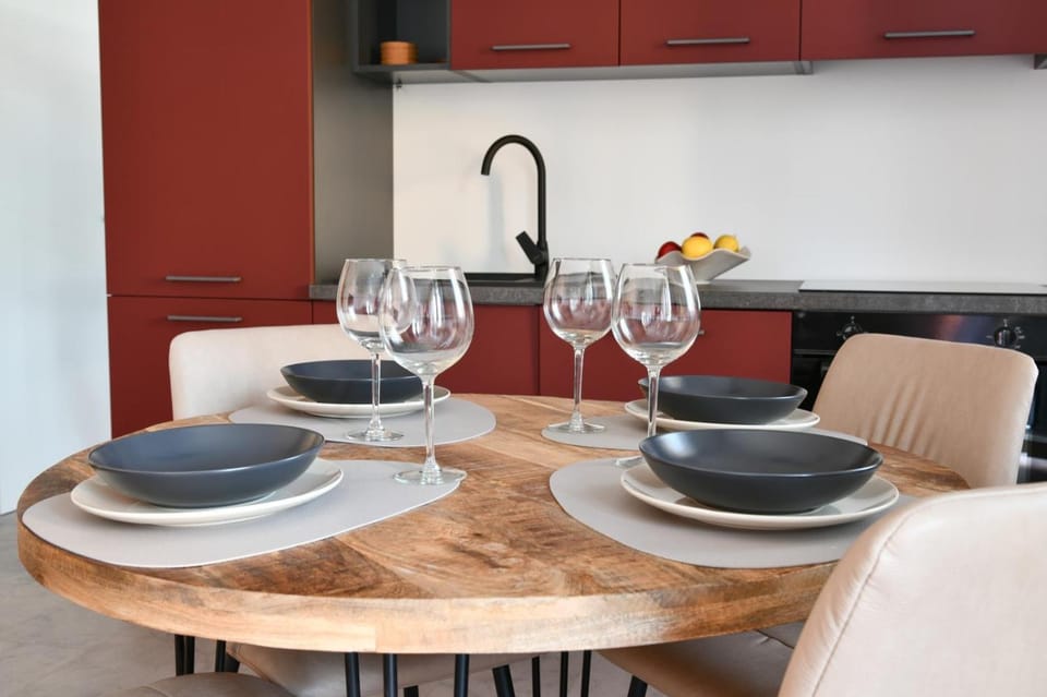 Dining area, kitchen