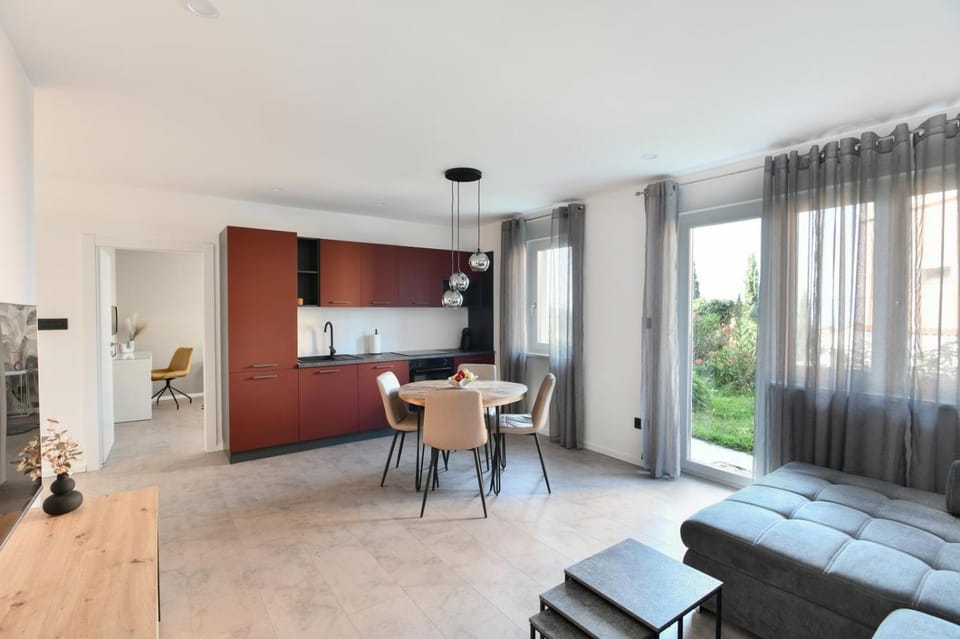 Living room, Dining area, kitchen