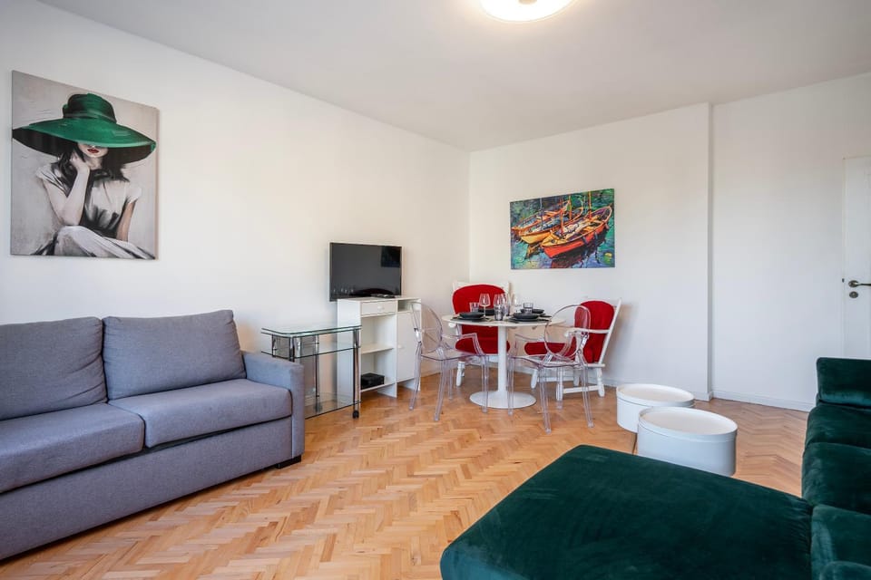 Communal lounge/ TV room, TV and multimedia, Living room, Seating area