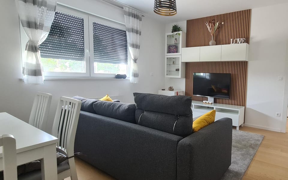 TV and multimedia, Living room, Seating area