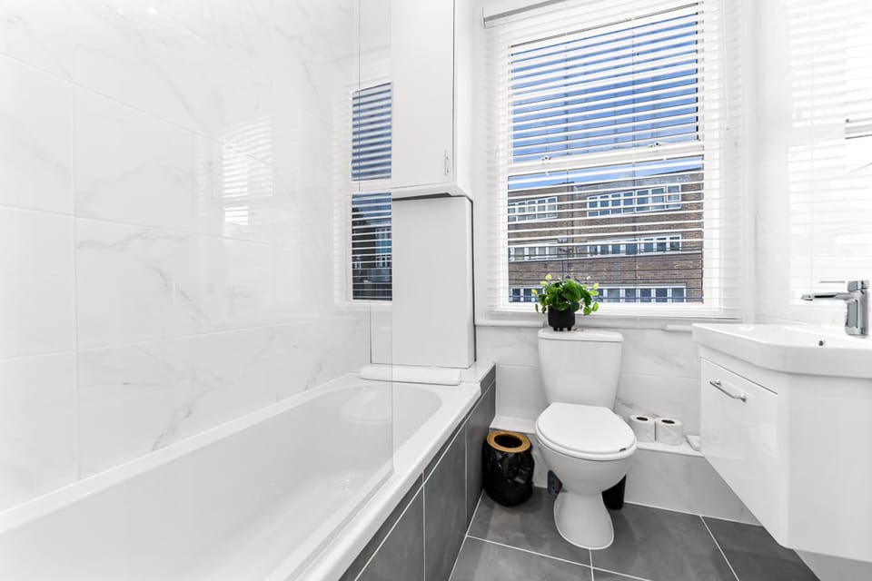 Shower, Bath