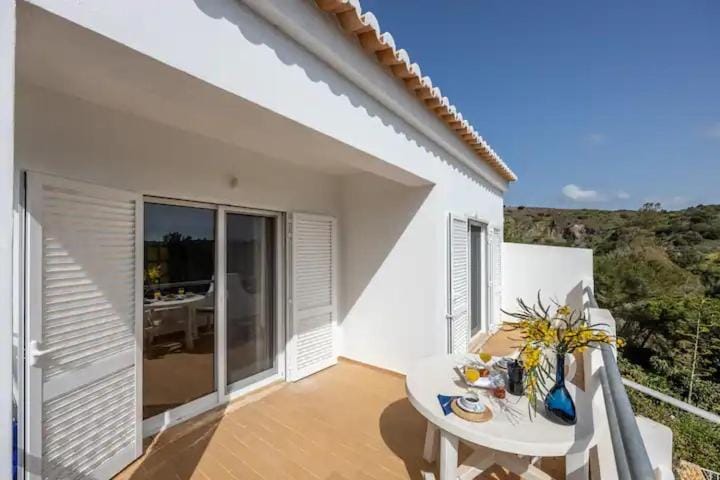 Private 3 bedroom villa in Salema amazing views House in Faro District
