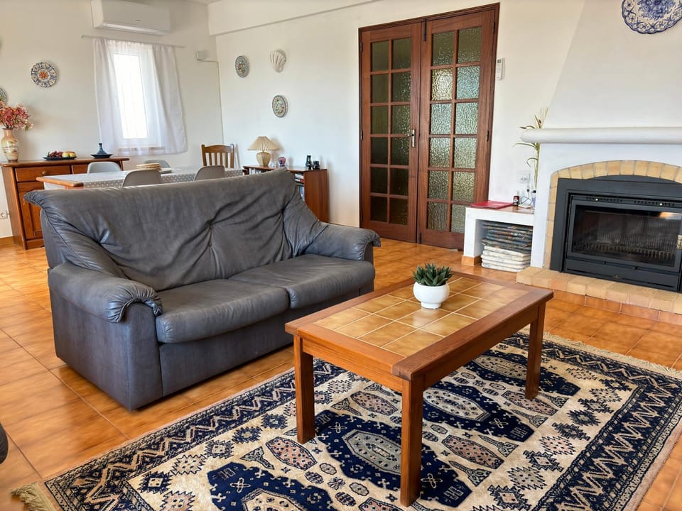 Private 3 bedroom villa in Salema amazing views House in Faro District