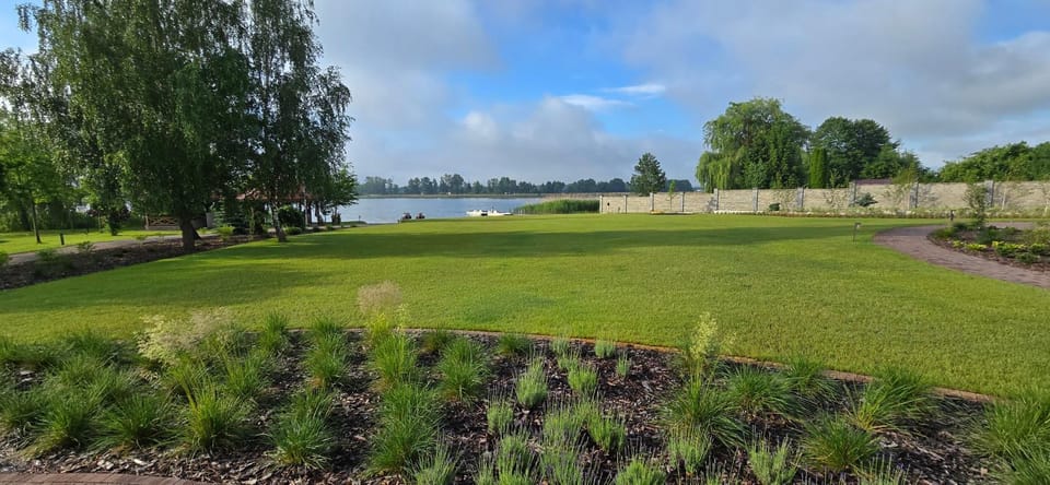 Nearby landmark, Spring, Natural landscape, Garden, Garden, Canoeing, Garden view, Lake view