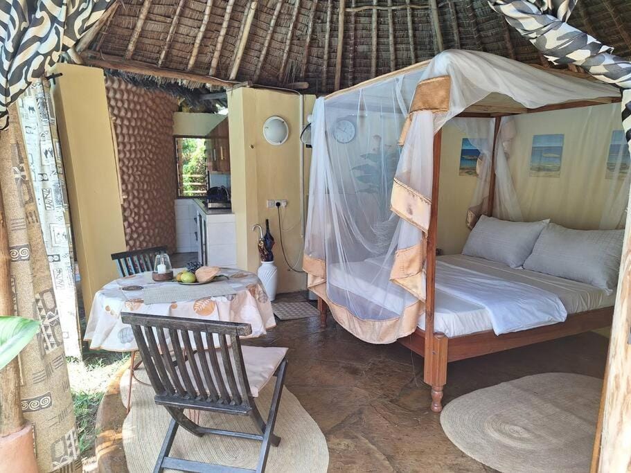 Joe's Poolhouse Mtwapa Apartment in Kenya