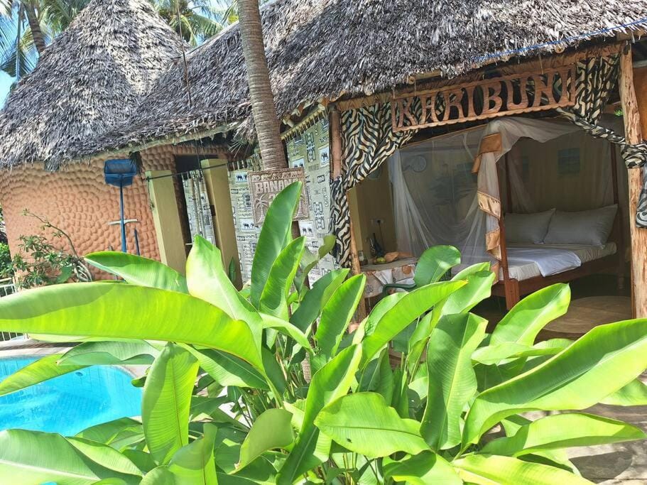 Joe's Poolhouse Mtwapa Apartment in Kenya