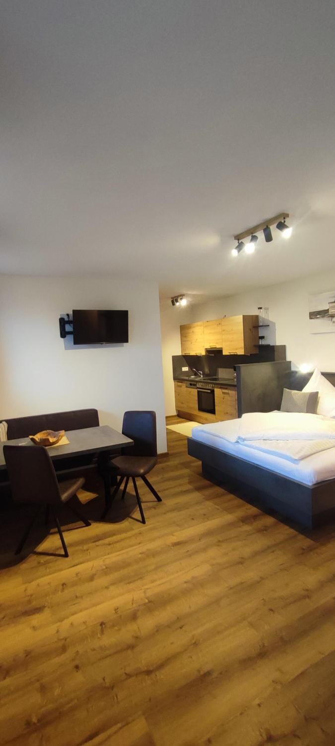 Bed, Seating area