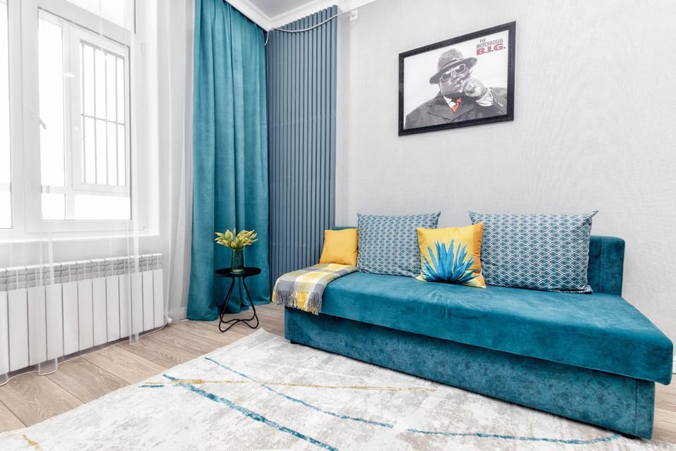 Bed, Living room, Seating area
