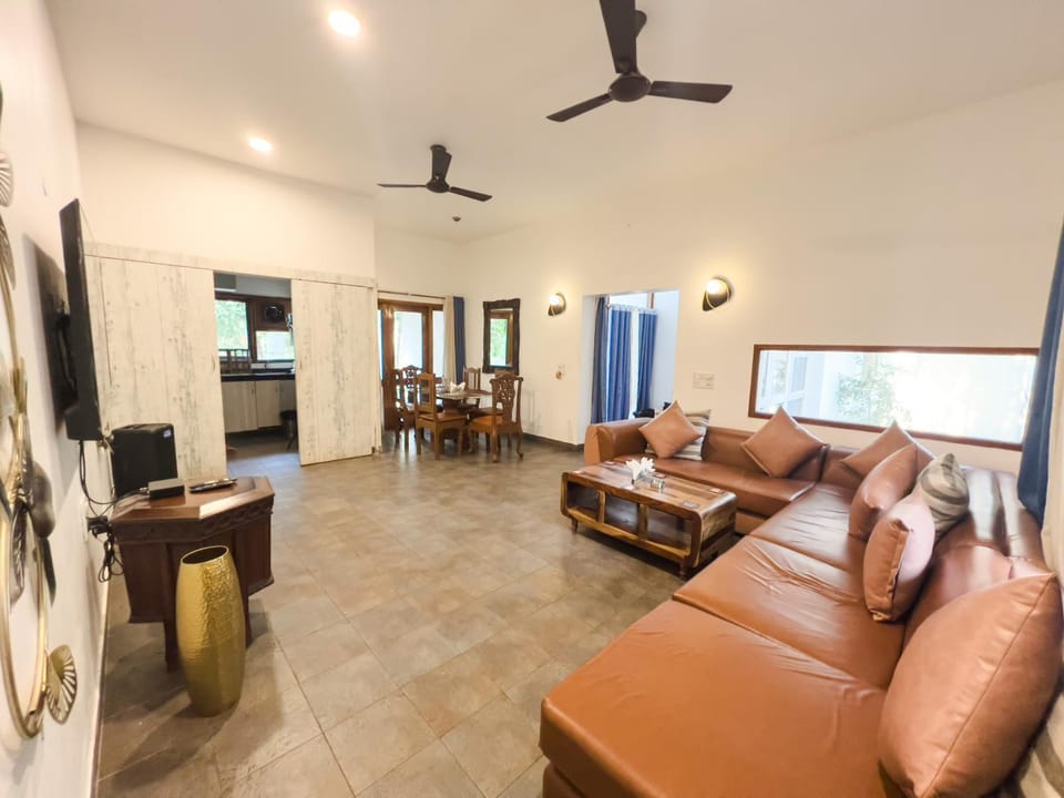 VILLA M-SOLITUDE 3 CANDOLIM GOA 3BHK,Free BREAKFAST,Pool Facing,Nr Beach, Free Wifi, Prime Location, North GOA Villa in Calangute