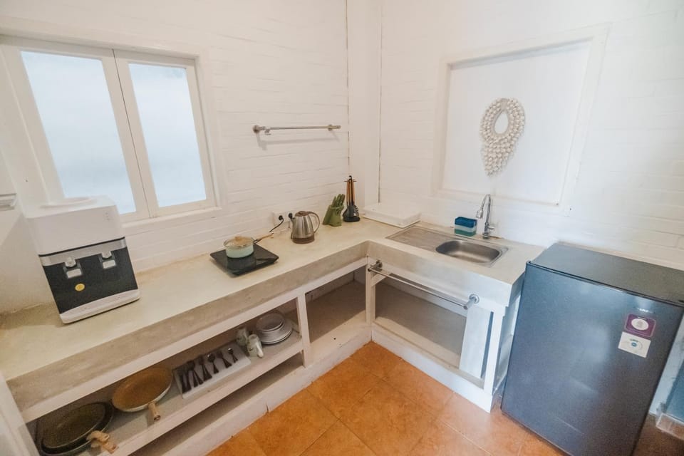 Coffee/tea facilities, Kitchen or kitchenette, minibar, stove