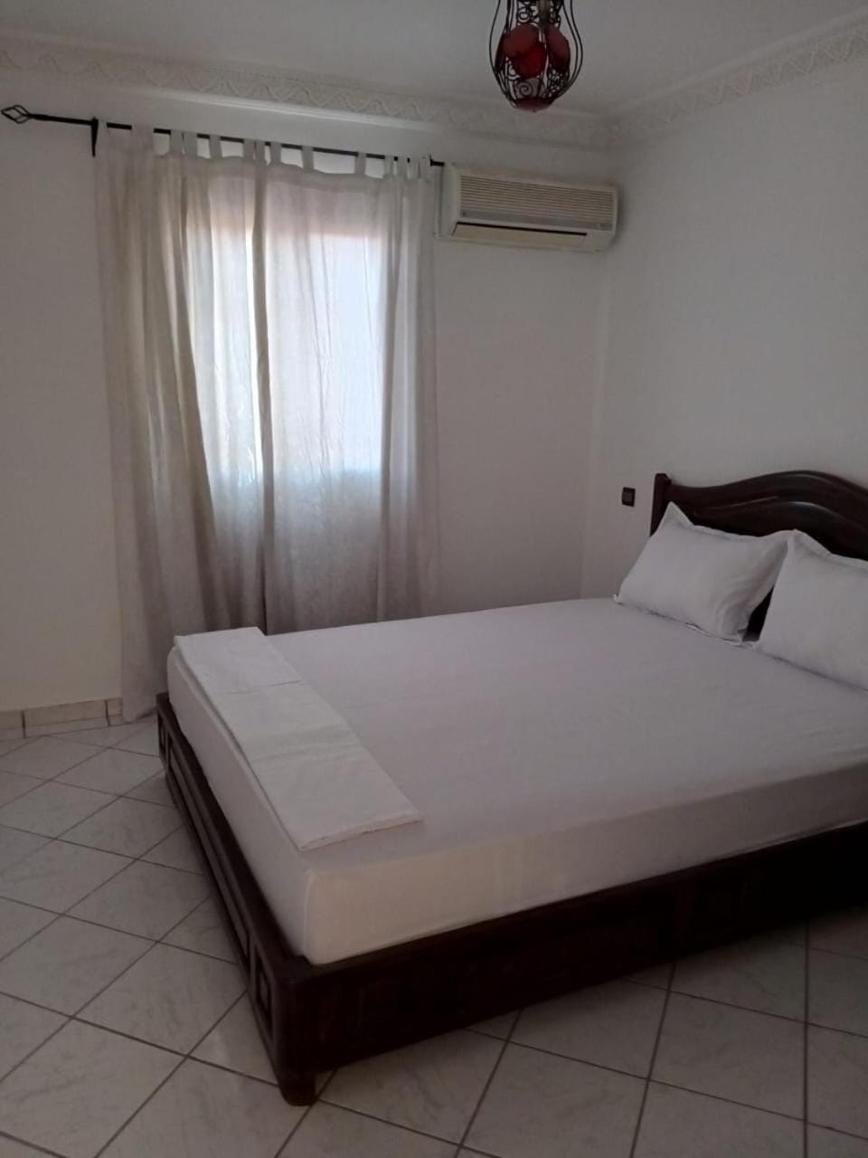 Bedroom, air conditioner