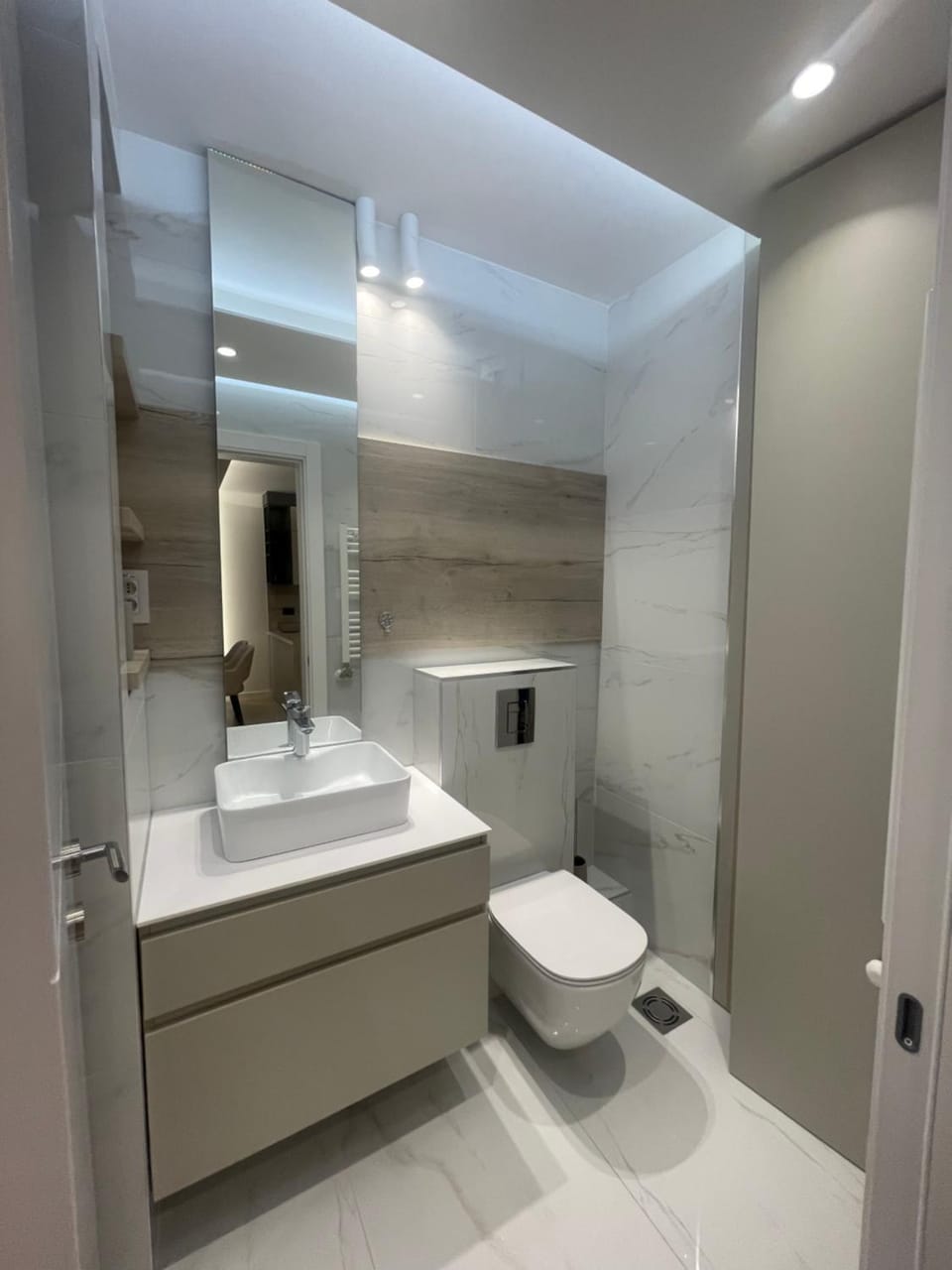 LUJO art & joy Apartment in Novi Sad