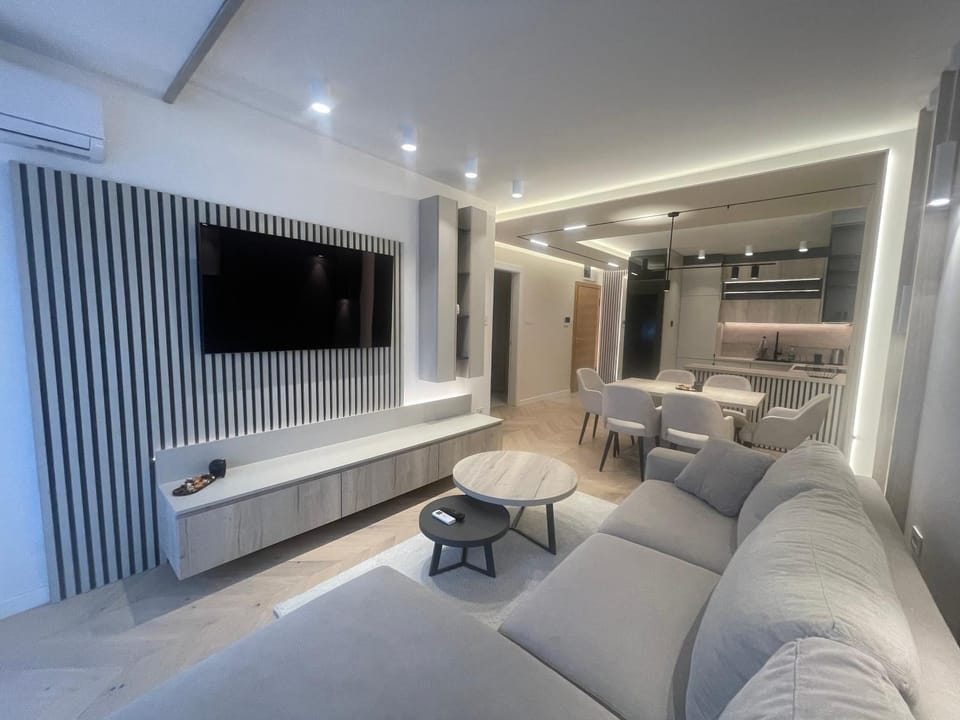 LUJO art & joy Apartment in Novi Sad