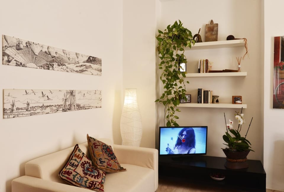 Library, TV and multimedia, Living room