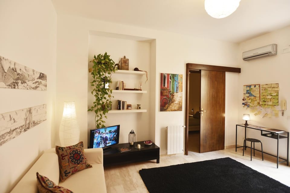 TV and multimedia, Living room, Seating area, Area and facilities, Certificate/Award