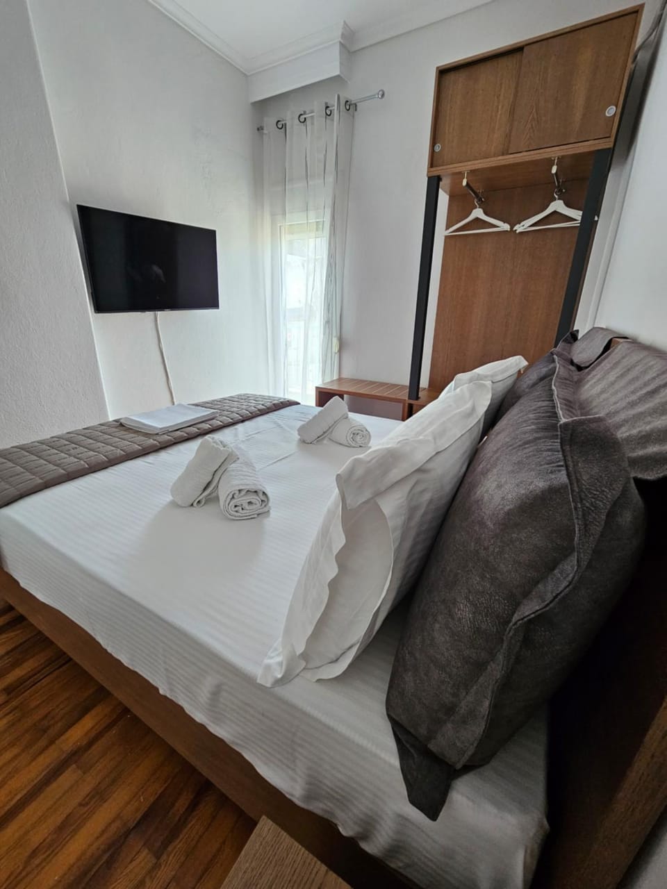 Bed, TV and multimedia, Bedroom, towels, wardrobe