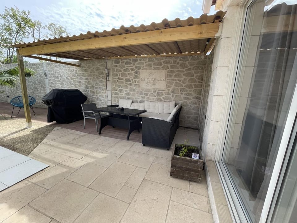 Holiday Home Logis de La Castagne by Interhome House in Le Thor
