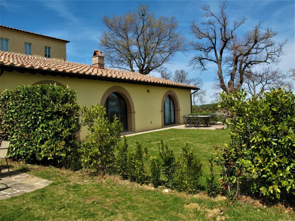 Holiday Home Villa Falco by Interhome House in Tuscany