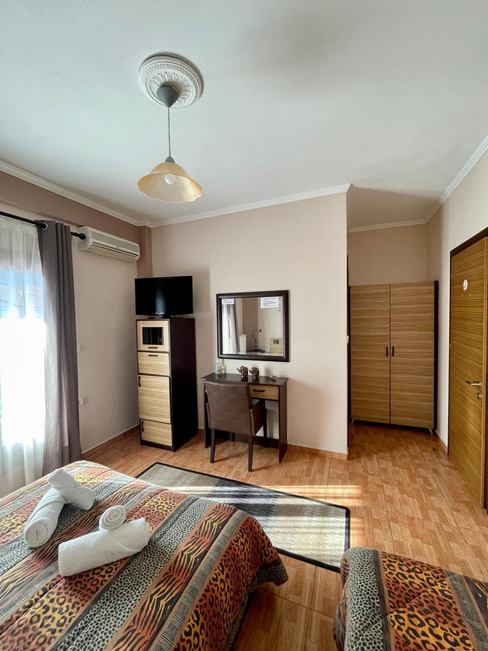 TV and multimedia, oven