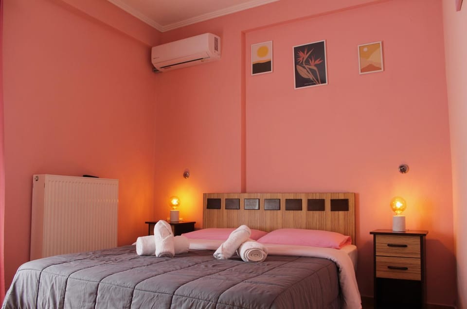 Bed, Bedroom, wardrobe, air conditioner